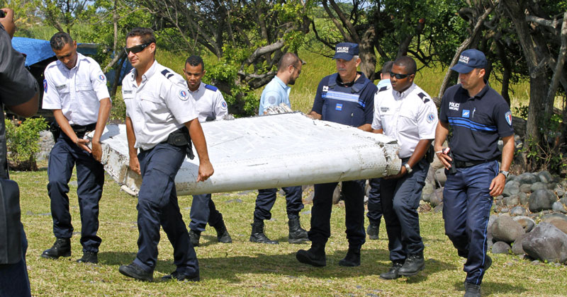 ПОТВРЂЕНО: Остаци авиона Малезија ерлајнс пронађени на острву Реинион